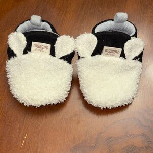 Myggpp Cozy Black and White Kids Slippers